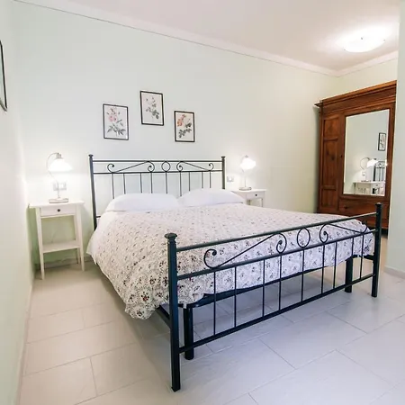 Il Borgo Degli Agrumi بيت للعطل *