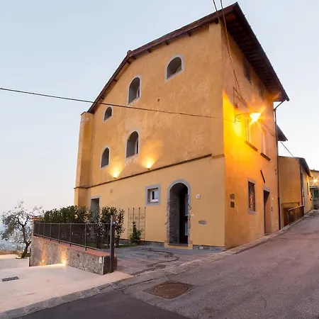 Il Borgo Degli Agrumi بيت للعطل *